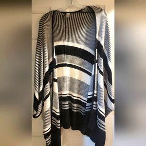 H& M Divided Sweater Shawl